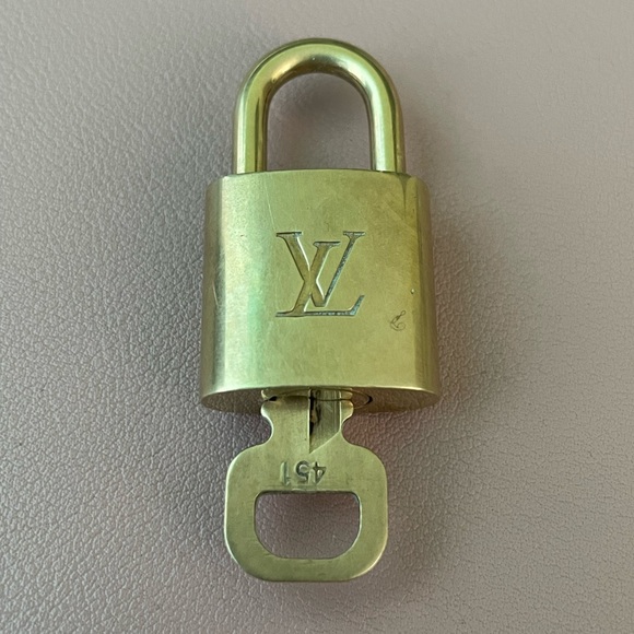 Authentic vintage Louis Vuitton Lock and Key 451 - Picture 2 of 5